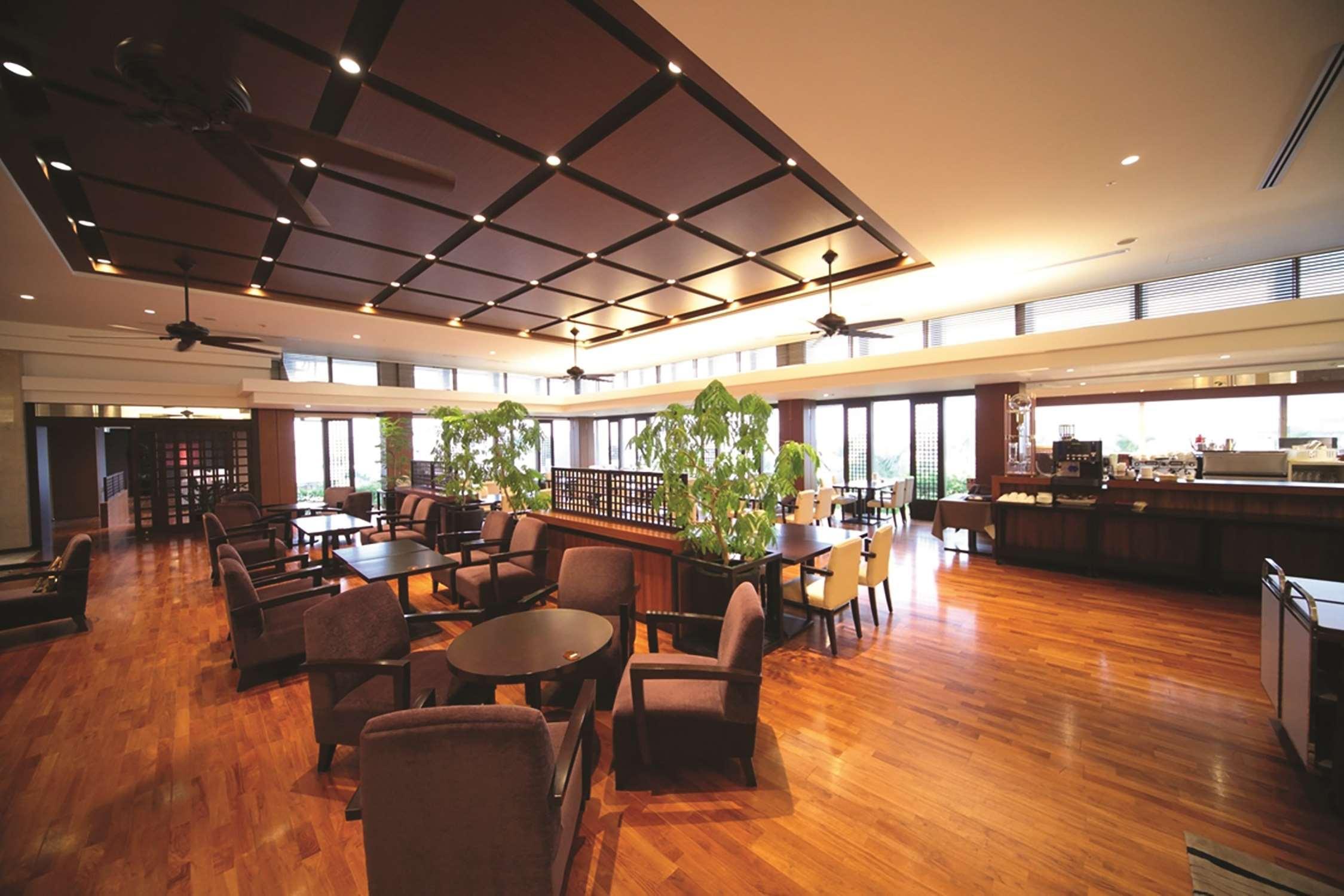 Doubletree By Hilton Naha Shuri Castle Esterno foto