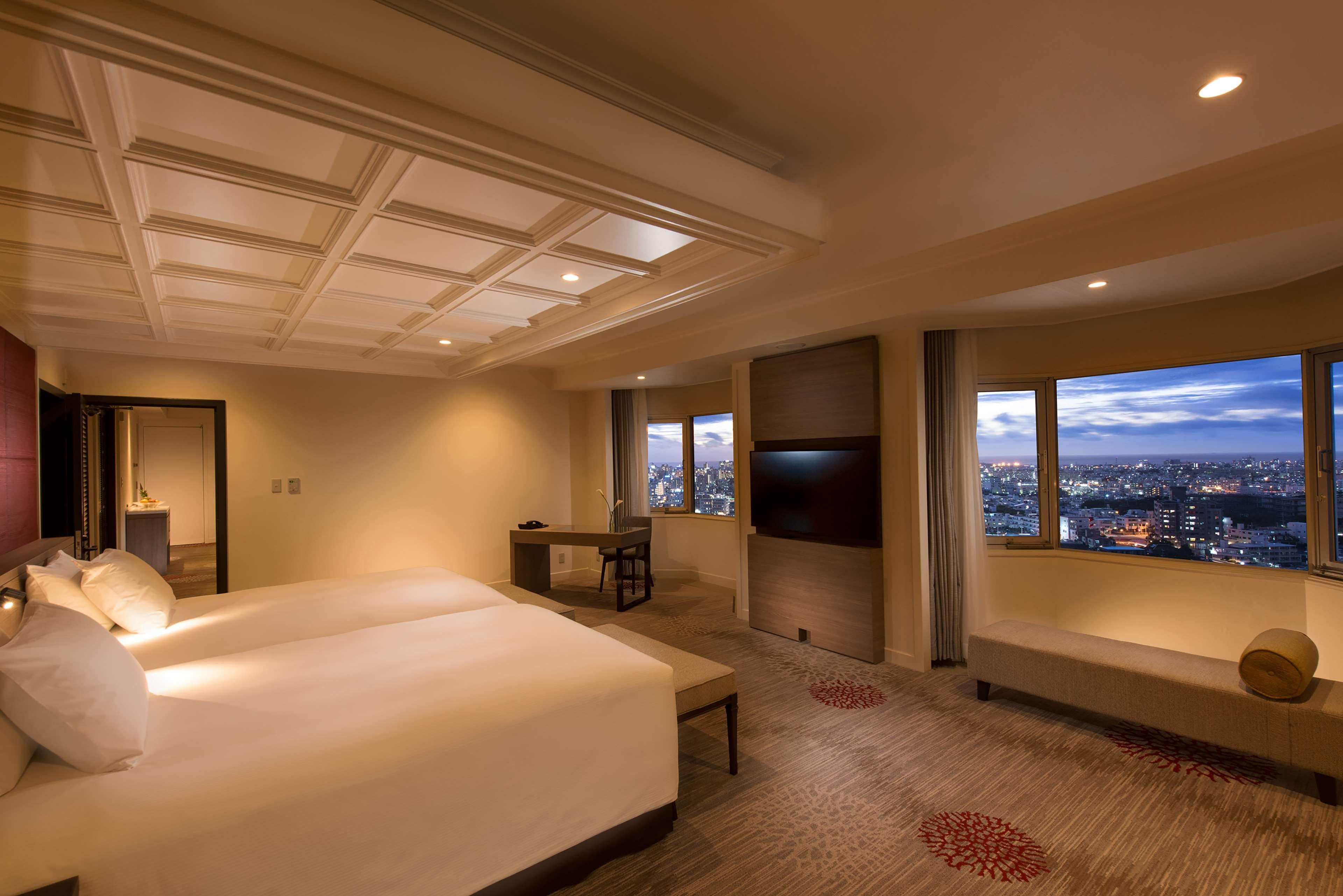 Doubletree By Hilton Naha Shuri Castle Esterno foto